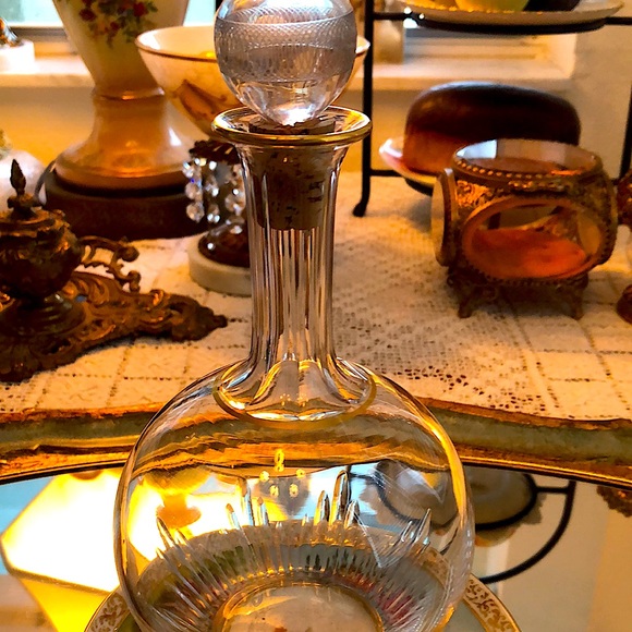 EUC- Antique Handmade Blown Glass Decanter with Original Stopper - Picture 10 of 11